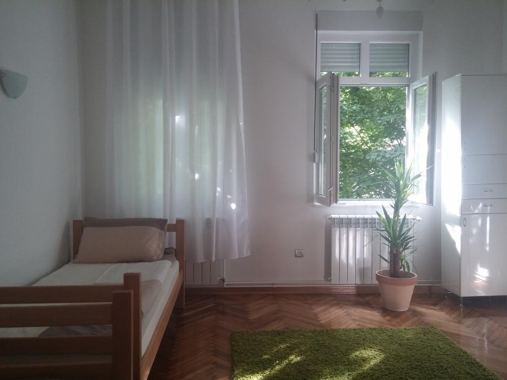 Cricket 2 Hostel Beograd Phòng bức ảnh